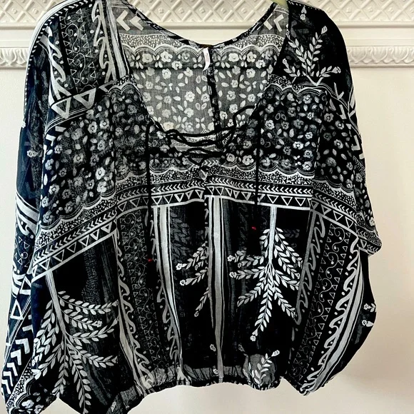 NWOT Free People Yo Yo Geo Blouse Black White Sheer Sz XS - Picture 3 of 6